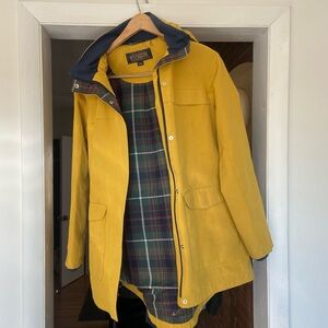 Pendleton yellow raincoat Women’s US Medium
